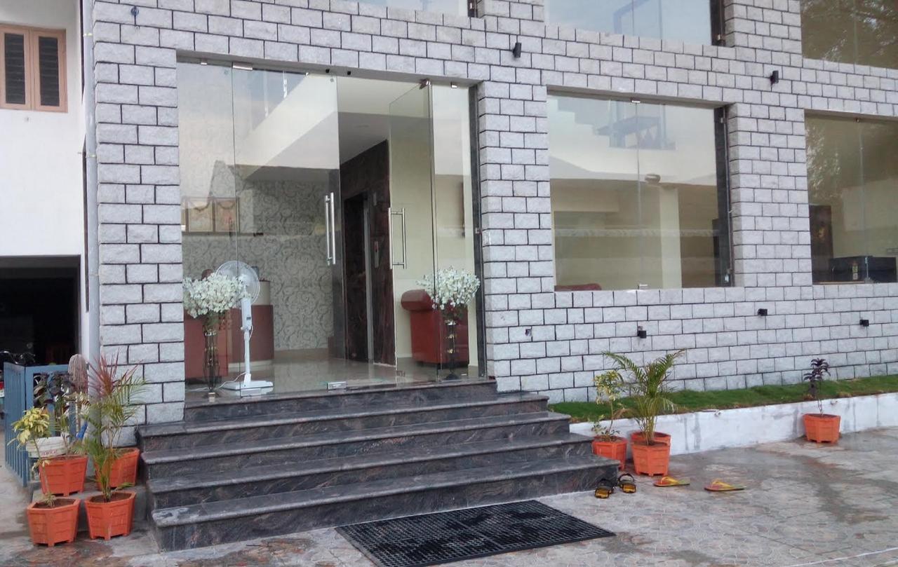 Hotel Meyyappaa Karaikudi Zewnętrze zdjęcie